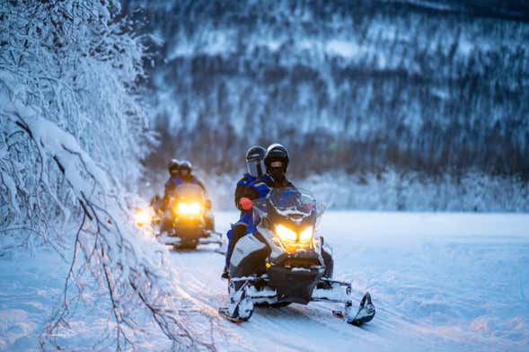 Paseo en moto de nieve por Tromsø