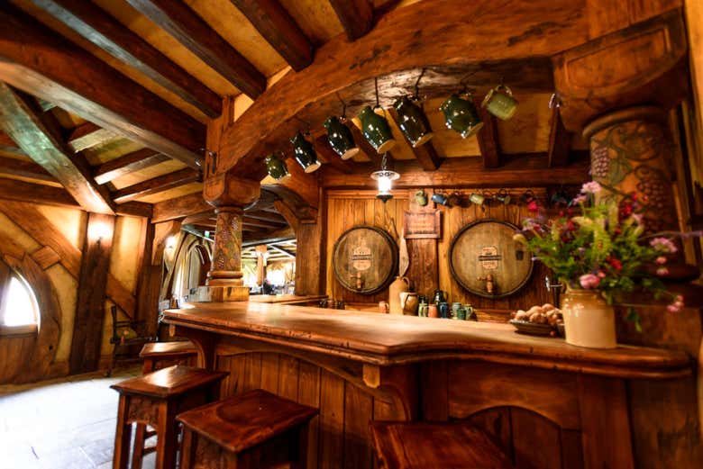 Disfrutaréis de una cerveza hobbit en la taberna