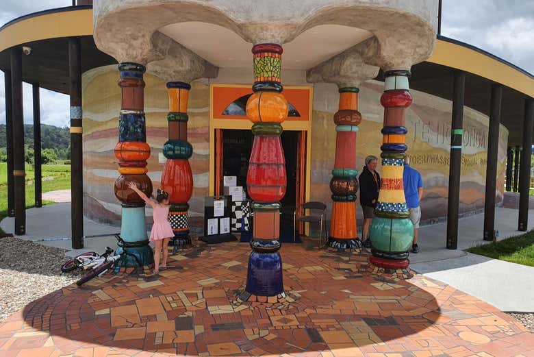 La peculiare architettura di Hundertwasser