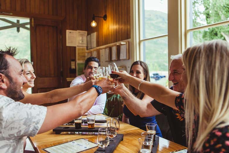 ¡A brindar con los amigos!