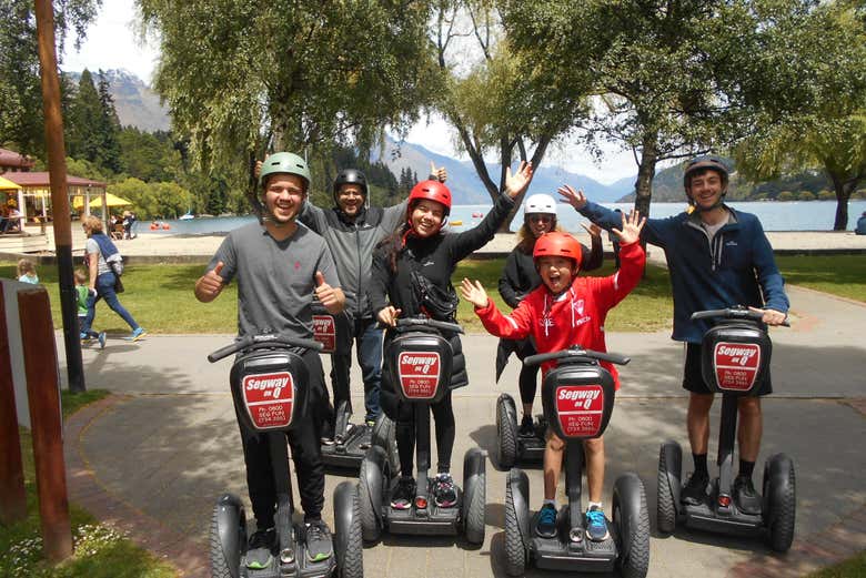 Una familia durante el tour en segway