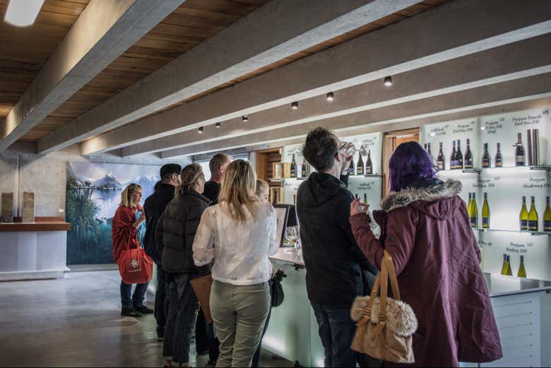 Visitando el interior de una bodega