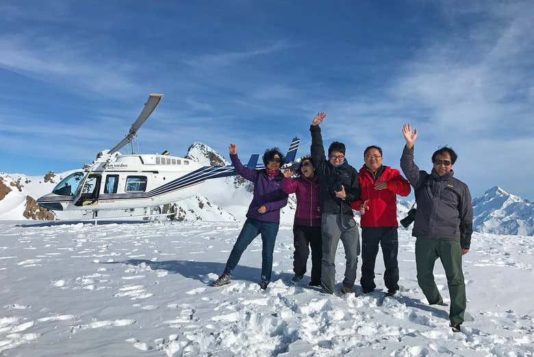 ¡Momento foto después del aterrizaje alpino!