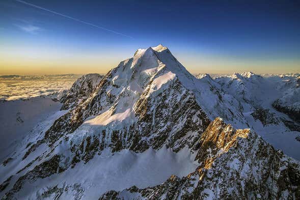 Vuelo en helicóptero o avioneta sobre los Alpes del Sur