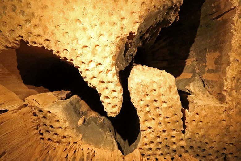 Una formazione rocciosa della grotta di Al Hoota