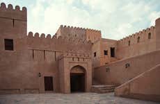 Nizwa, Birkat Al Mawz + Jabreen Full-Day Tour