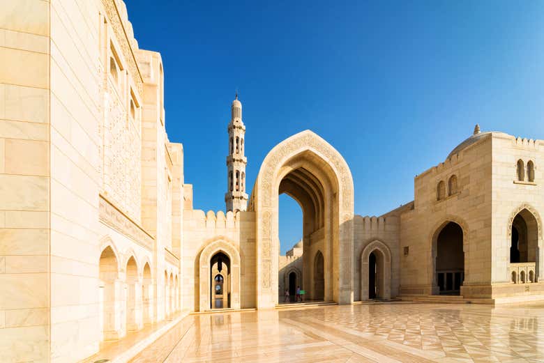 Admirando la mezquita del Sultán Qaboos