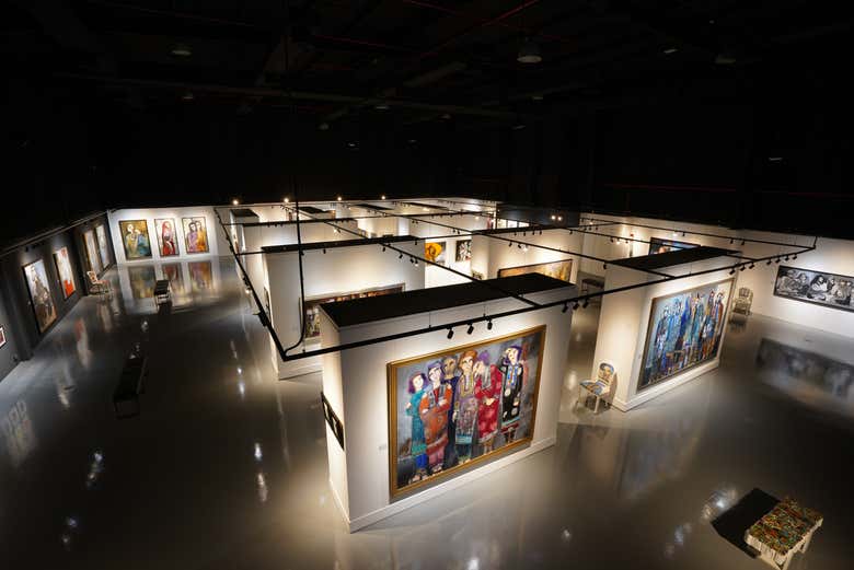 See over a hundred pieces from one of Oman's famous artists