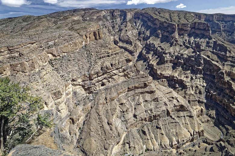 Contemplez les montagnes d'Oman
