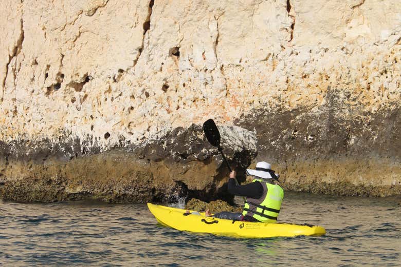 Approchez des formations rocheuses du littoral