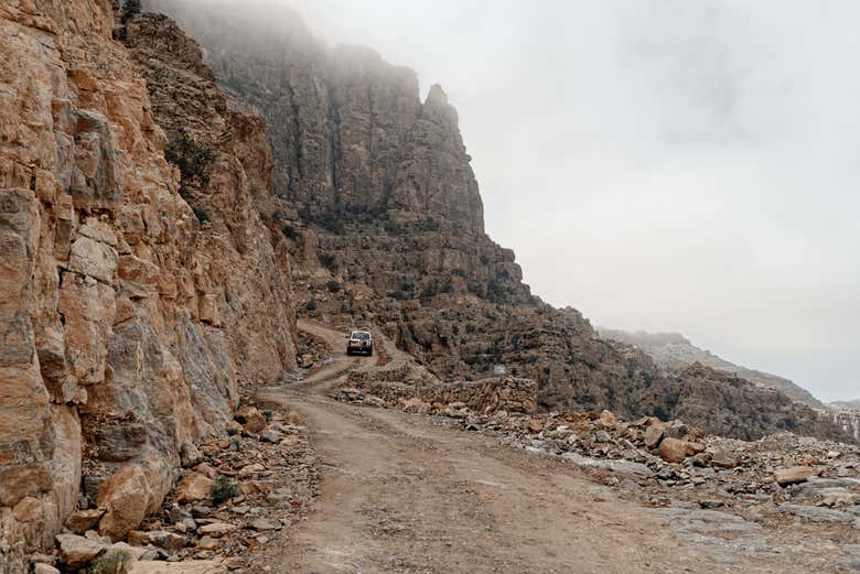 Recorriendo Wadi Bani Awf en 4x4