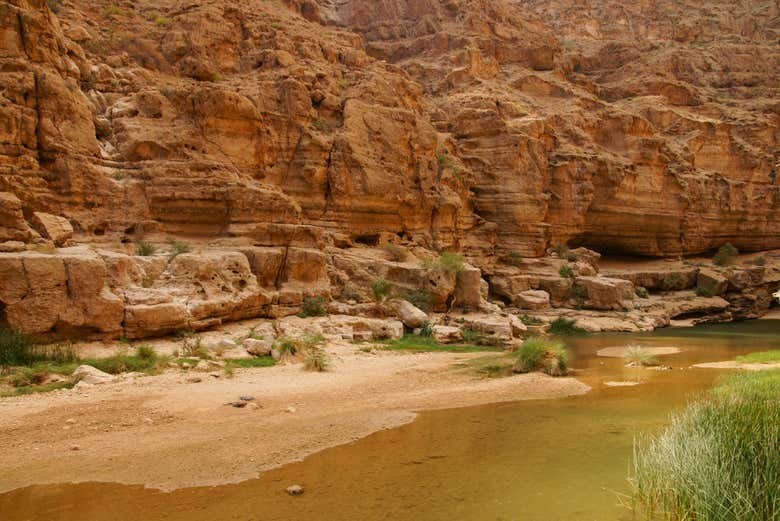 A zona de Omã de Wadi Bani Khaled
