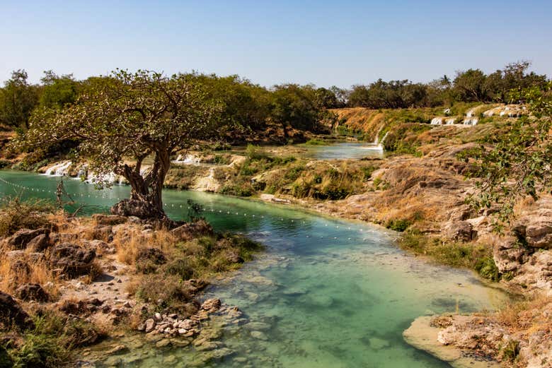 Contemplando o rio Wadi Darbat