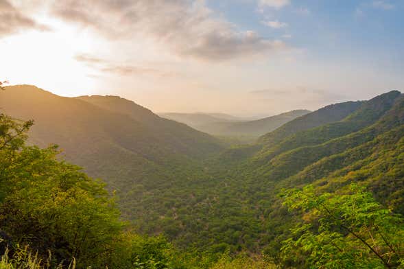 Tour privado pelas montanhas e vales do sul de Omã