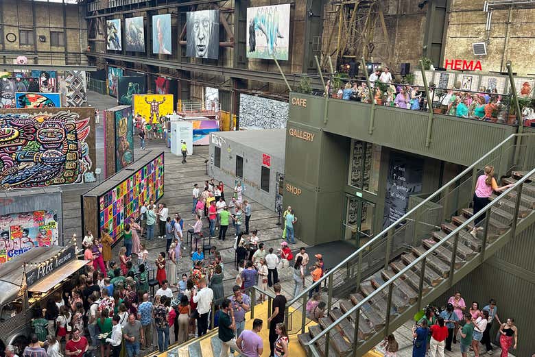 Recorriendo las salas del STRAAT Museum