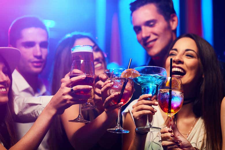 Amigos de fiesta en Ámsterdam