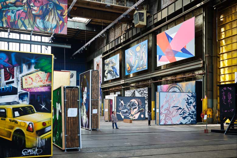 Galería del STRAAT con murales de gran formato