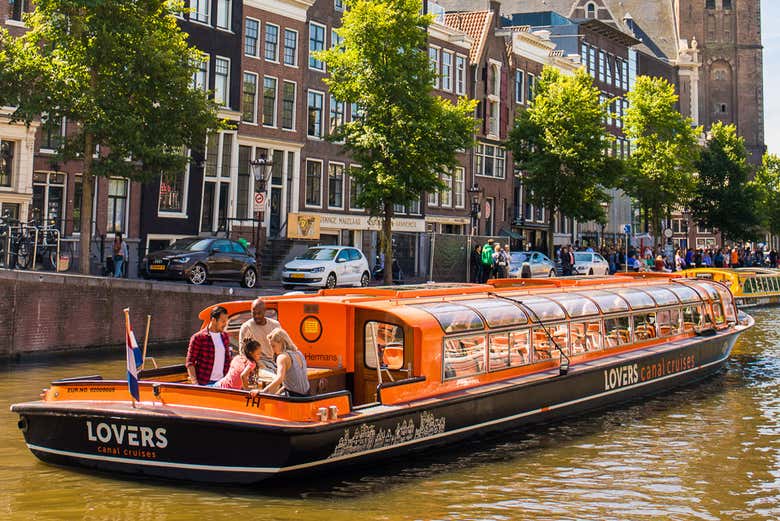 Paseo en barco por los canales 