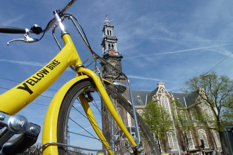 Explorando Amsterdam de bicicleta