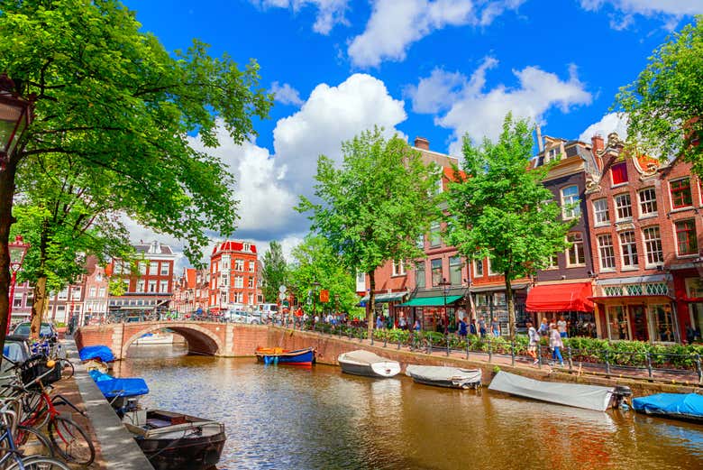 Disfrutando del tour histórico por Ámsterdam