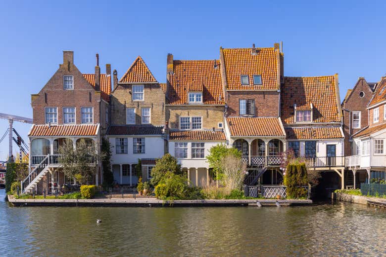 Paseando junto a los canales de Enkhuizen