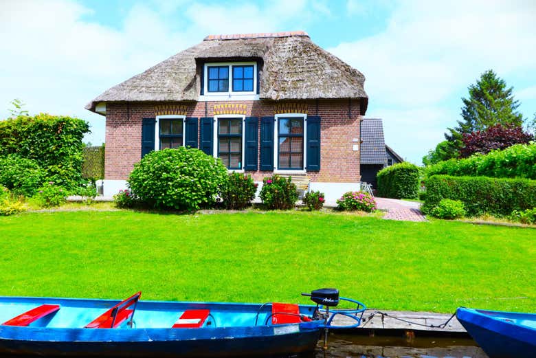 Tome un bote pequeño para nuestro recorrido en grupos pequeños.