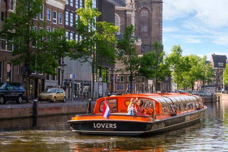 ¡Momento foto sobre el barco en Ámsterdam!