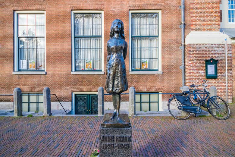 Statua di Anna Frank