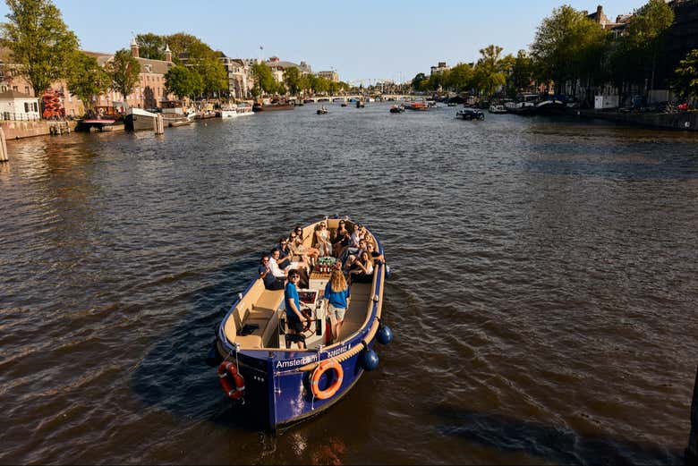 Profitez de la balade en bateau !