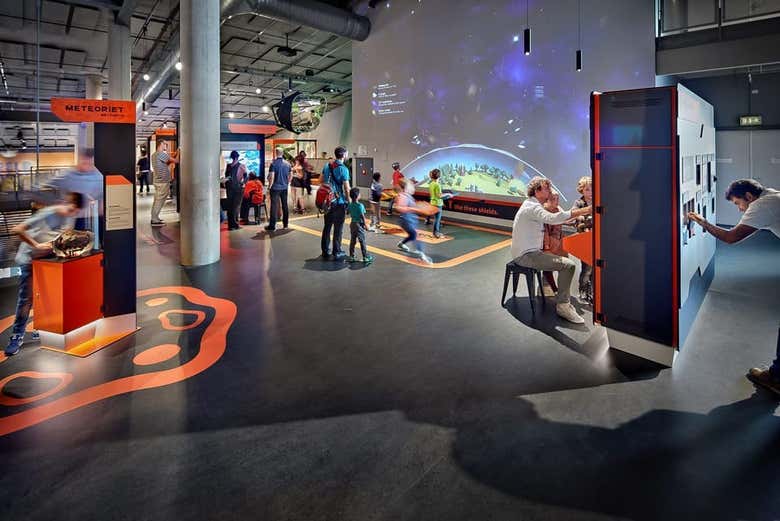 Interior do NEMO Science Museum