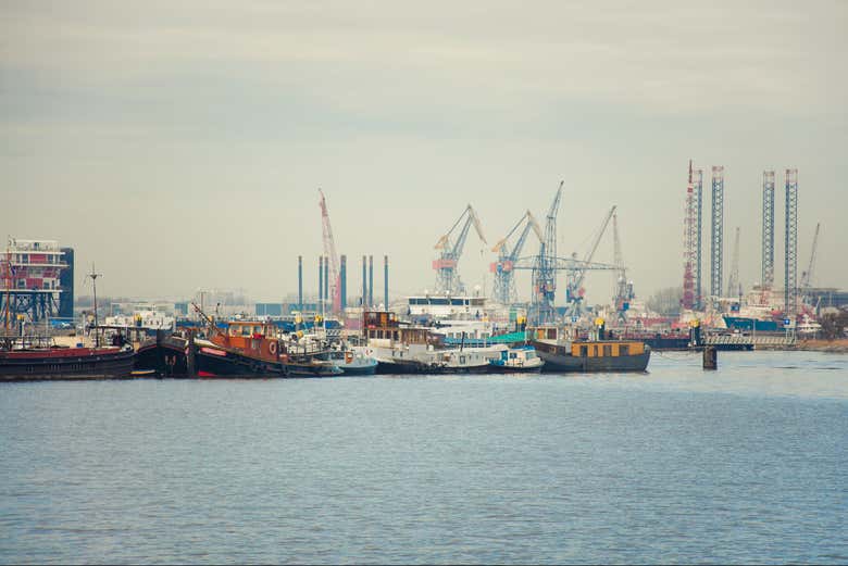 Panorâmica do porto de Amsterdam