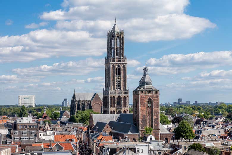 A imponente Torre Dom em Utrecht