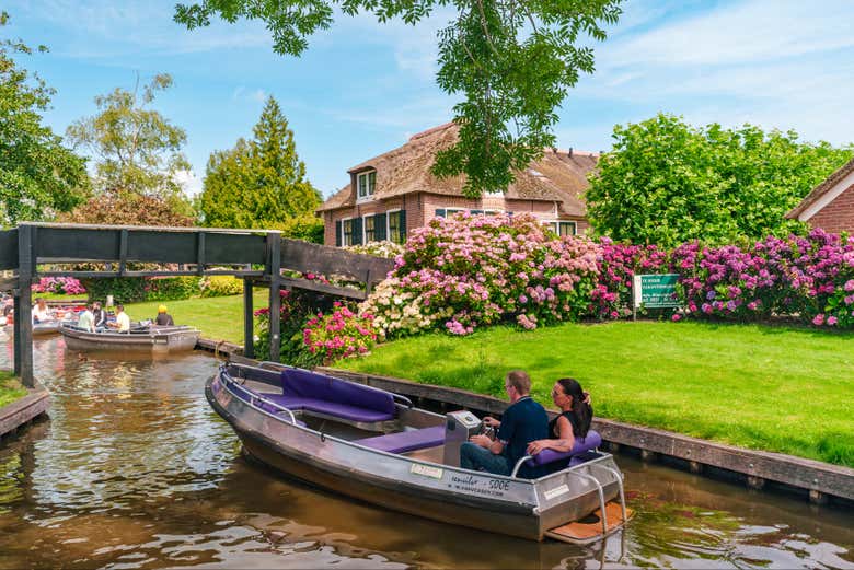 Paseando en barca por la encantadora “Venecia holandesa”