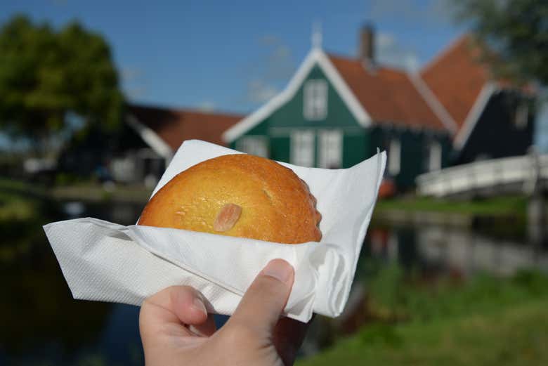 Check out typical pastries at the Bakery Museum
