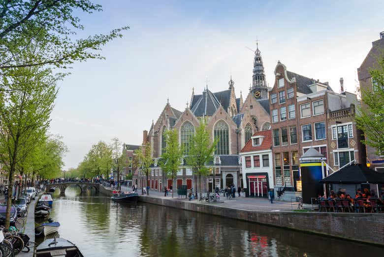 Il quartiere a luci rosse di Amsterdam visto di giorno