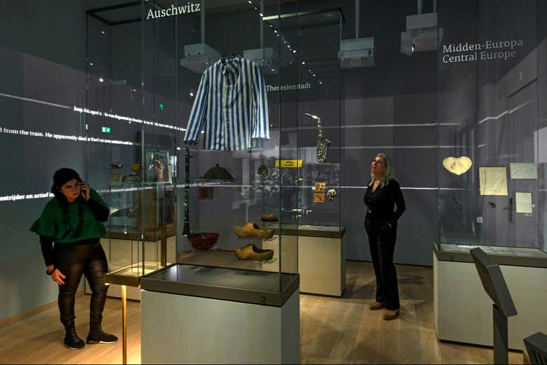 Prendas de ropa en el Museo del Holocausto