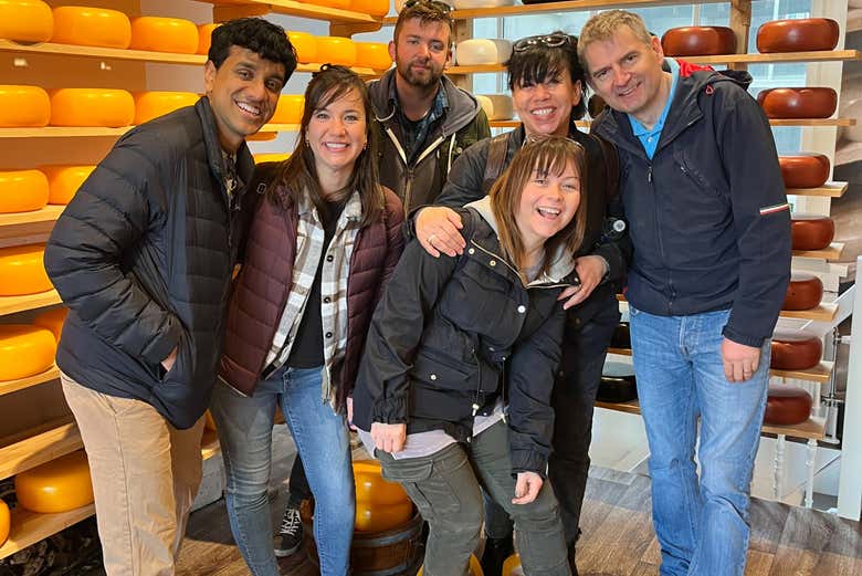 Visitando una tienda de quesos holandeses