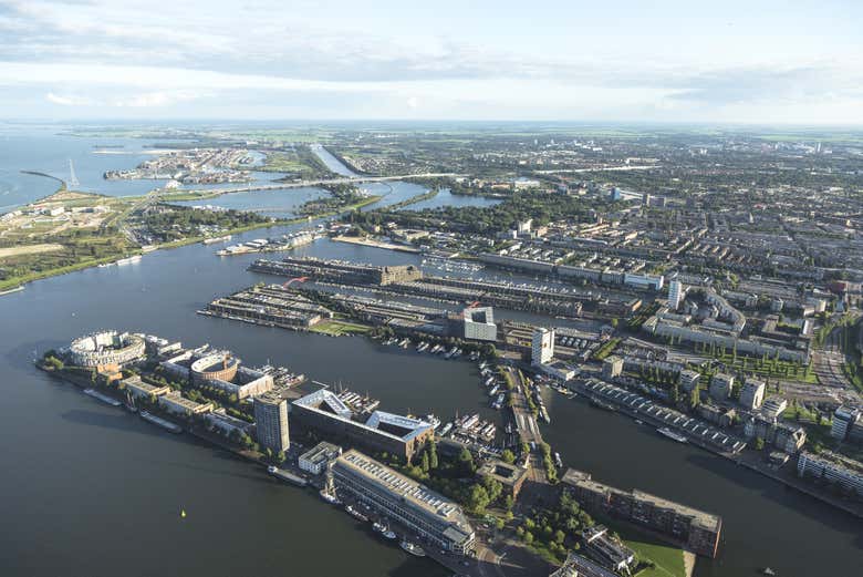 Vue aérienne sur les îles KSNM et Java