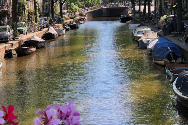 Vue sur le canal d'Amsterdam