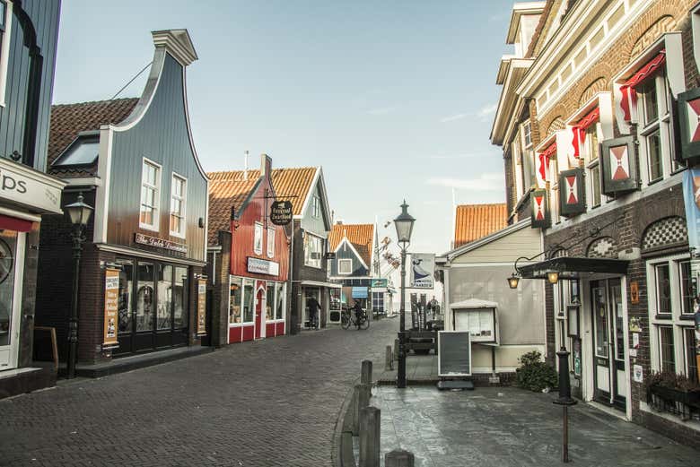 Recorriendo el centro de Volendam