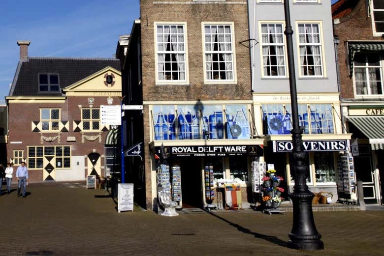 Pick up some Delftware!