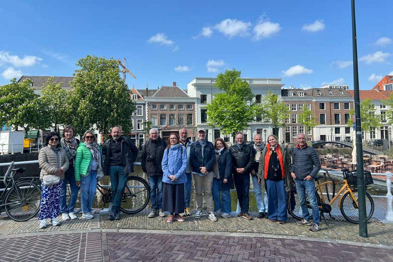 Foto grupal del recuerdo del tour por Delft