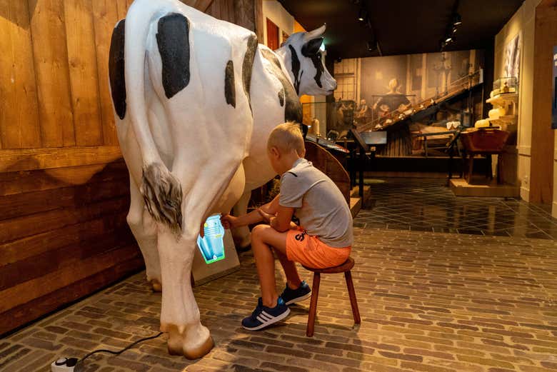 Los más pequeños conocerán cómo se hace el queso