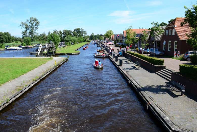 Giethoorn es conocido como “la Venecia de los Países Bajos”