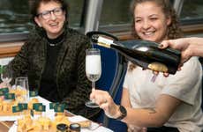 Giro in barca con degustazione di vino e formaggio
