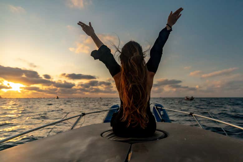 Admirando la puesta de sol del Caribe neerlandés
