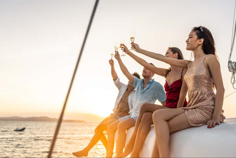 Disfrutando de la travesía al atardecer por Bonaire