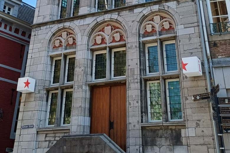 Fachada do antigo palácio da justiça em Maastricht