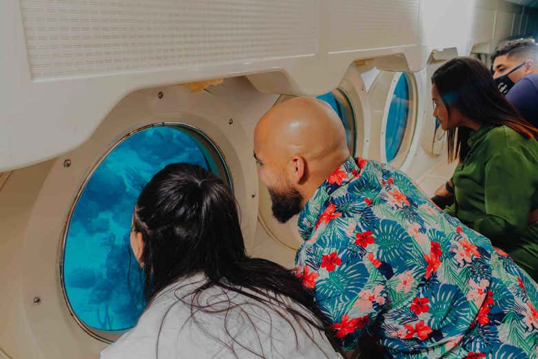 Contemplando el fondo marino de Aruba