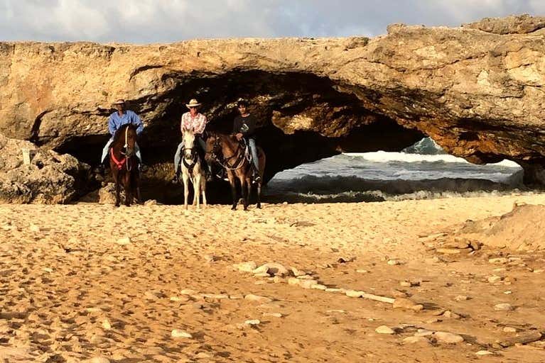 A cavallo sulla spiaggia di Wariruri